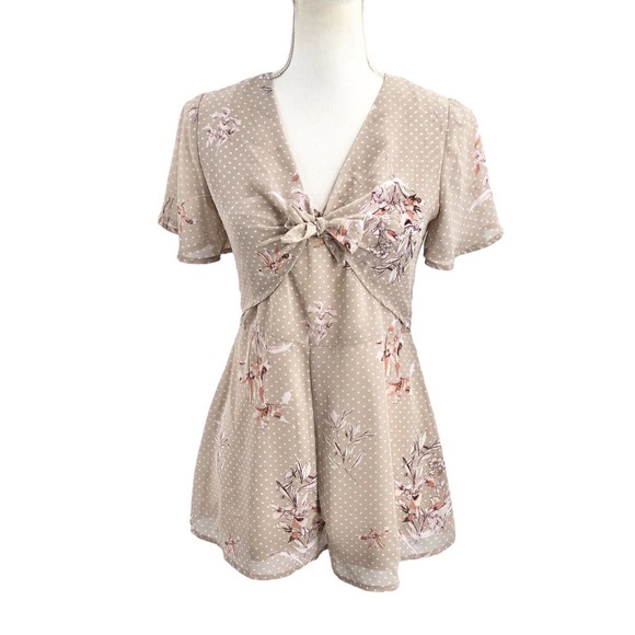 Sadie & Sage NWOT Women Size Small Tie Front Floral Romper Flutter Short Sleeve - Picture 2 of 9